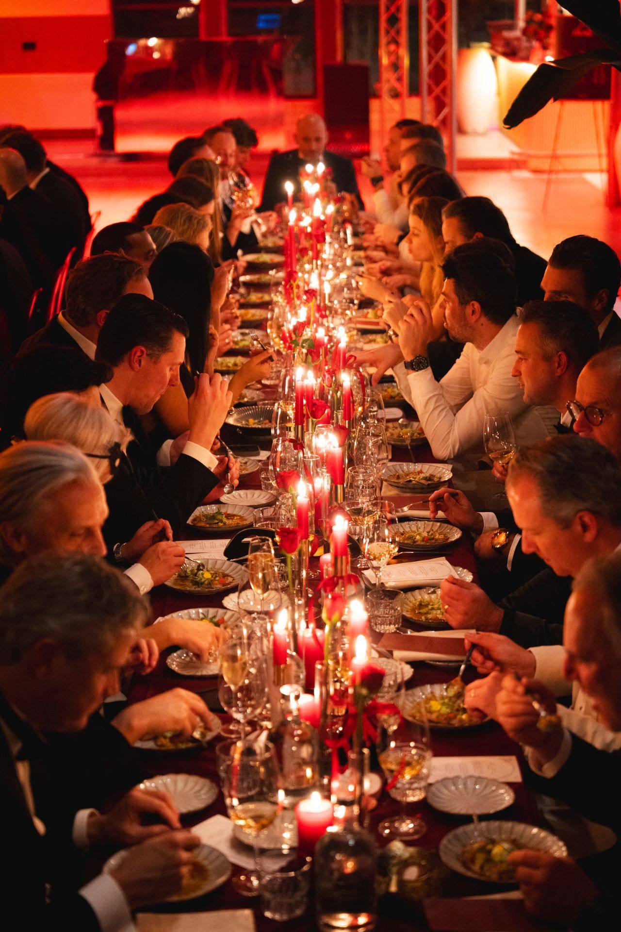 Masquerade magic at Blossem: team Benelux celebrated Christmas 2025 with great food, vibrant music and festive energy