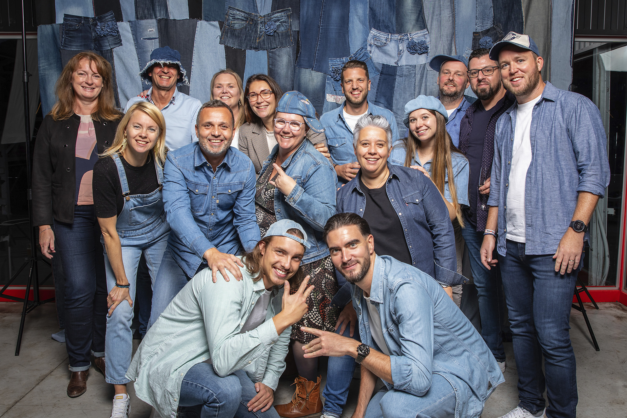 Company party: cool or chic in jeans