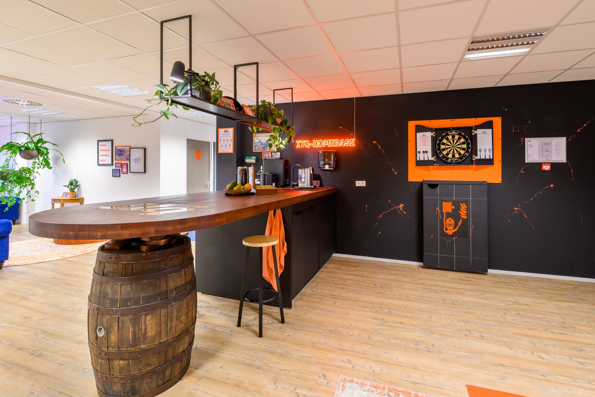 The ITQ culture is strongly reflected in our offices with the branding, the colors, and, last but not least, the conviviality.