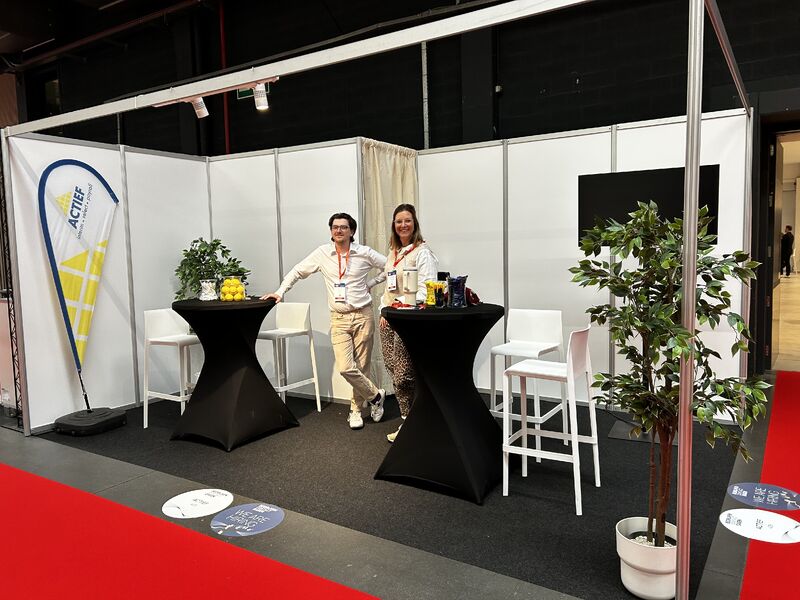 Actief comes to you, for example at job fairs. 