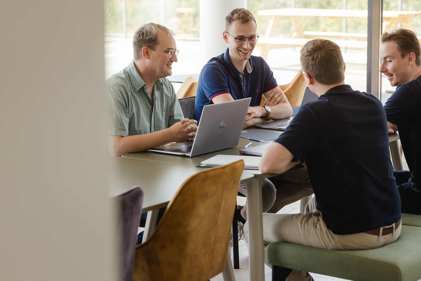 At Euricom, we work together in a team where collegiality and mutual support are central. 