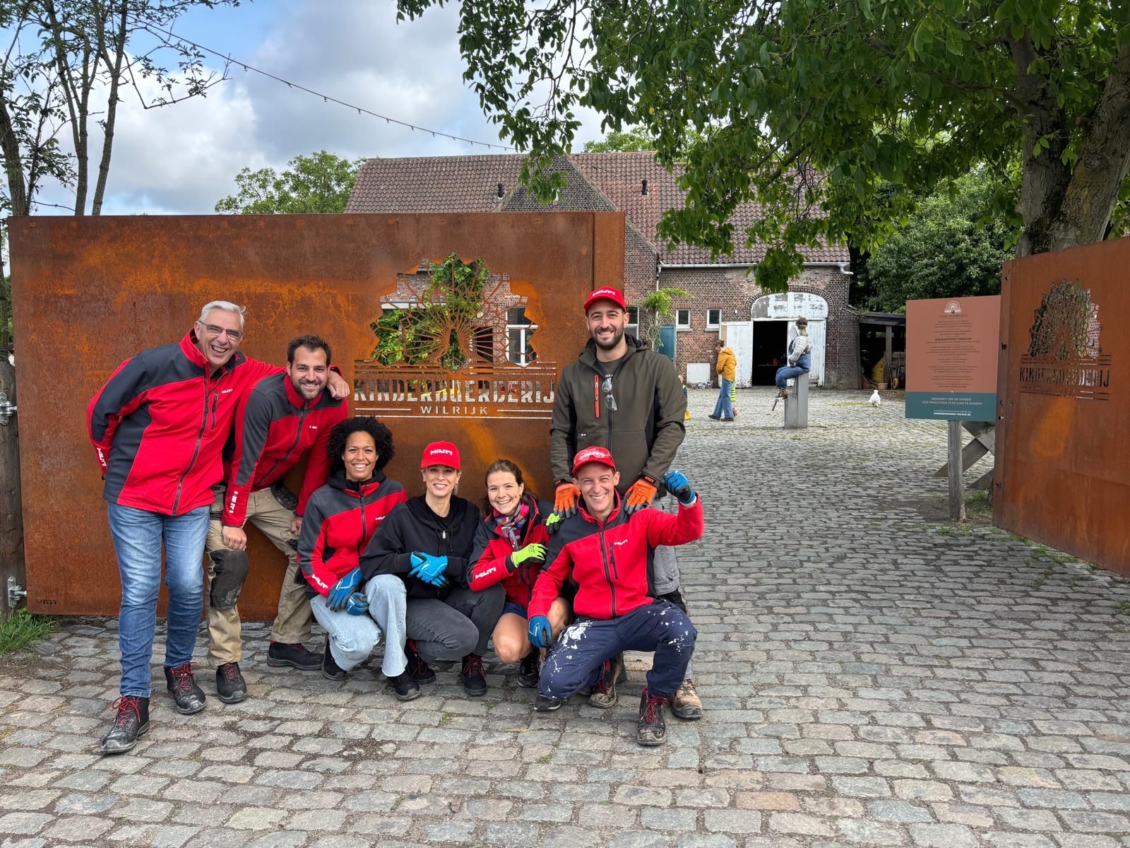 Our marketing colleagues during their volunteering day at the Kinderboerderij in Wilrijk