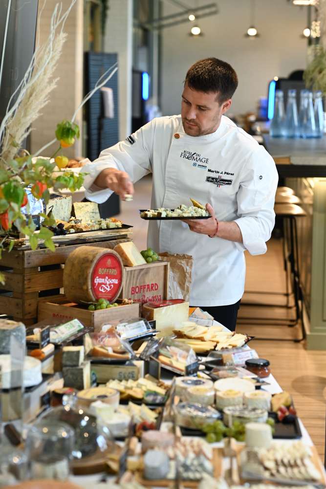 Showcasing of the Group's products by a chef during a meeting at Savencia