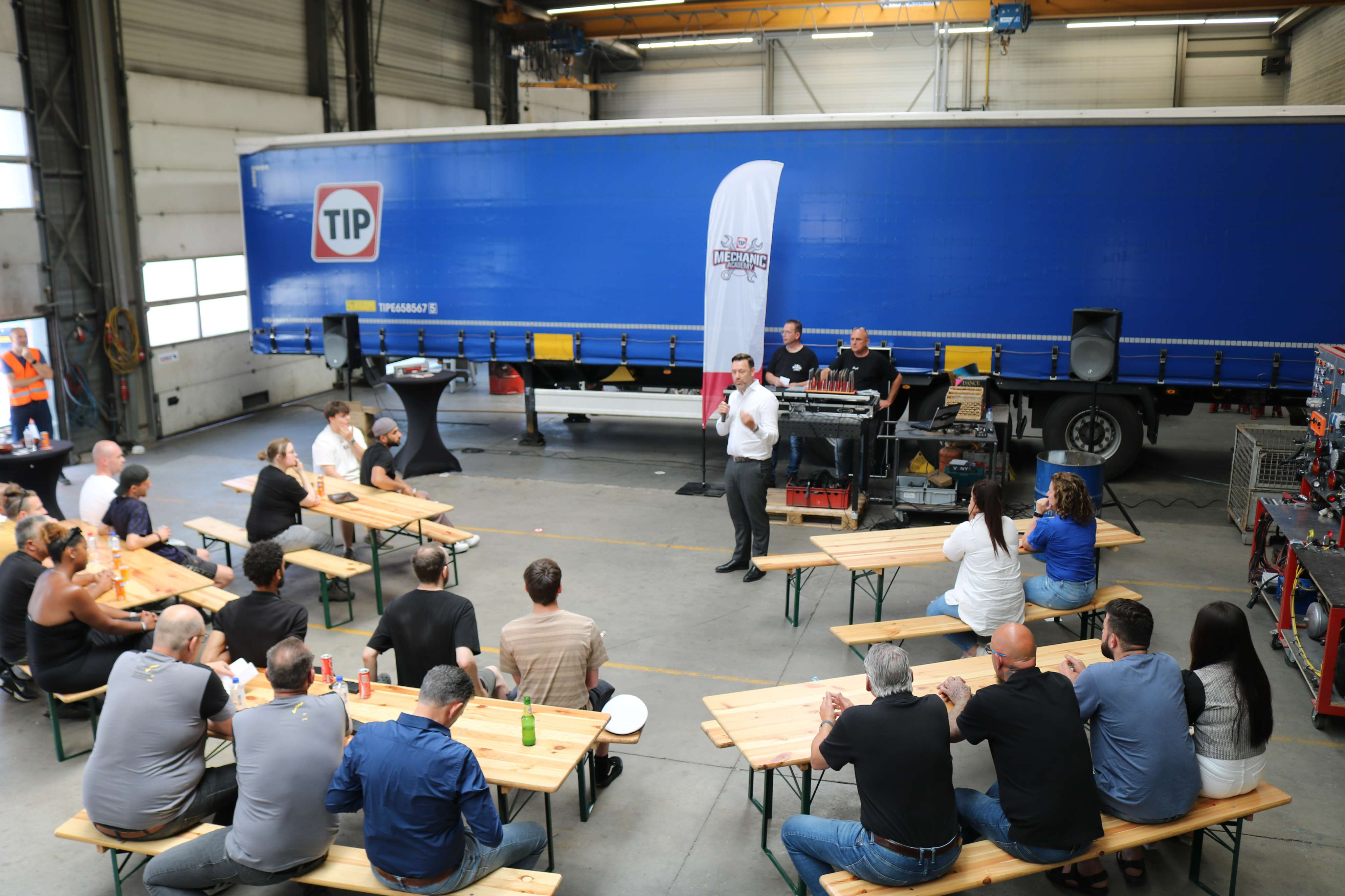 Hands-on leadership: our Deputy CEO connecting with our teams in the workshop 🚛🤝