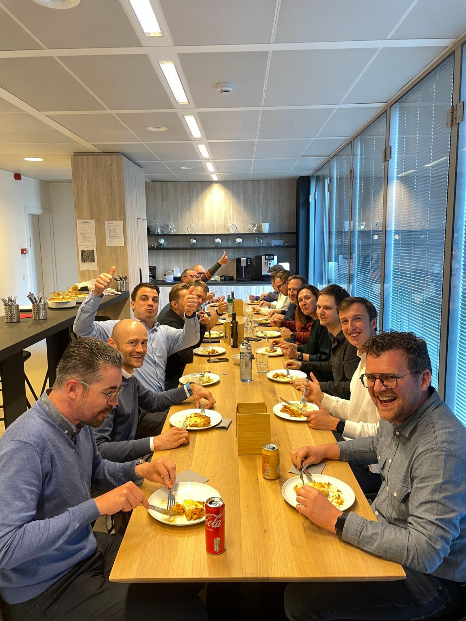 Bake-off nominatie onthuld Traditiegetrouw nomineren we opnieuw een collega om ons te verassen met culinaire creaties
