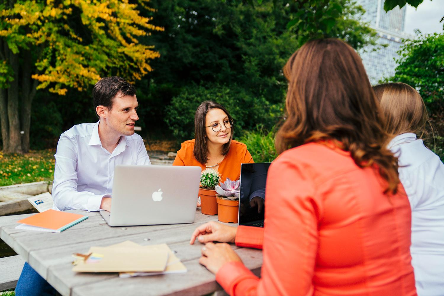 Working together, inspiring each other and 'goesting' (=a blend of enthusiasm and drive) are our core values. 